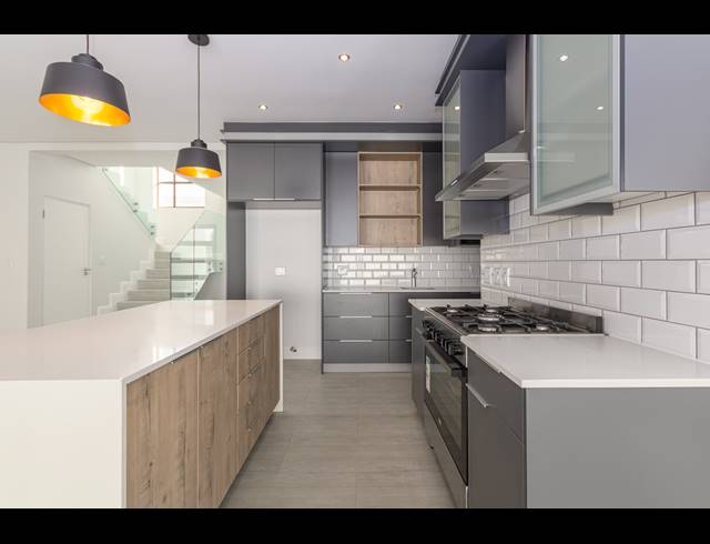4 BEDROOM FREESTANDING FOR SALE IN PARKLANDS NORTH